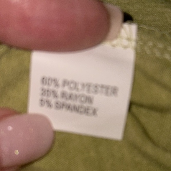 Green Long Sleeve Women's Top New - Picture 10 of 11